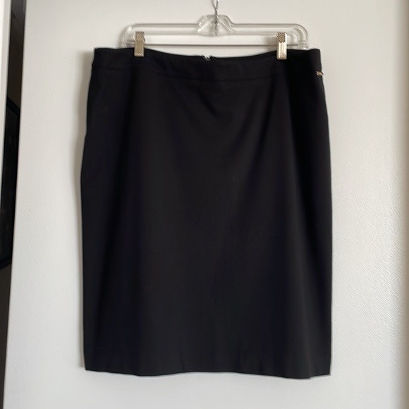 DKNY Black Midi Skirt. - Picture 10 of 13